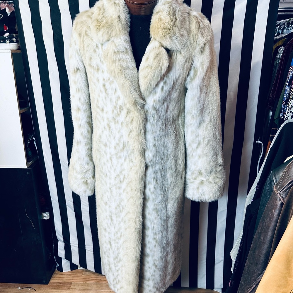 Dennis Basso Luxury Full Length Snow Leopard Faux Fur Coat 🤩